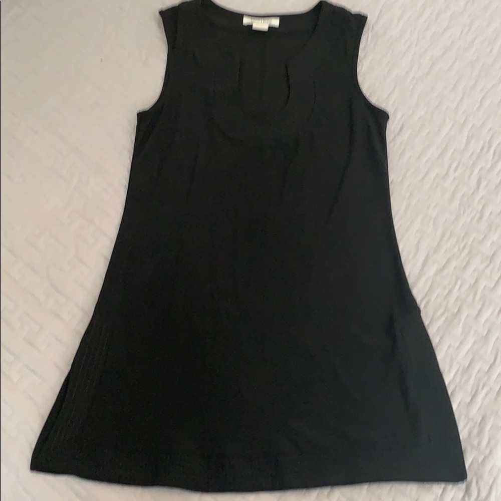 Black White House black market tank